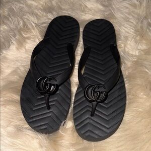 AUTHENTIC Gucci Black Flip Flops with Logo